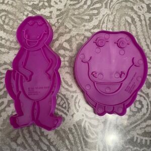 Vintage 1993 Wilton Barney the Dinosaur Cookie Cutters Set of 2 Purple